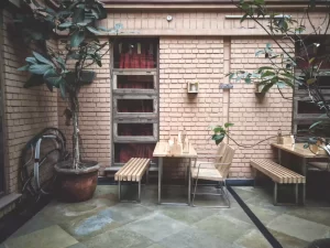 Buat Orang Jatuh Cinta Pada Pandangan Pertama dengan Eksterior Restoran 